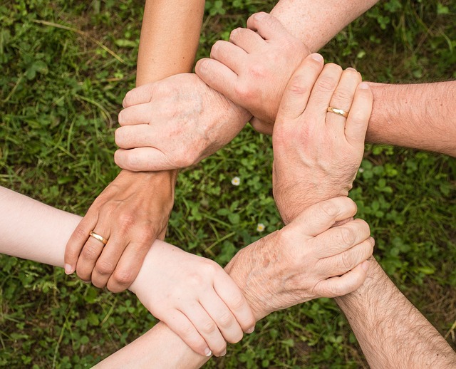 Consigli per gli acquisiti: amici e familiari meglio degli influencer